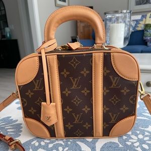 Louis Vuitton’s VALISETTE Vs Utility crossbody